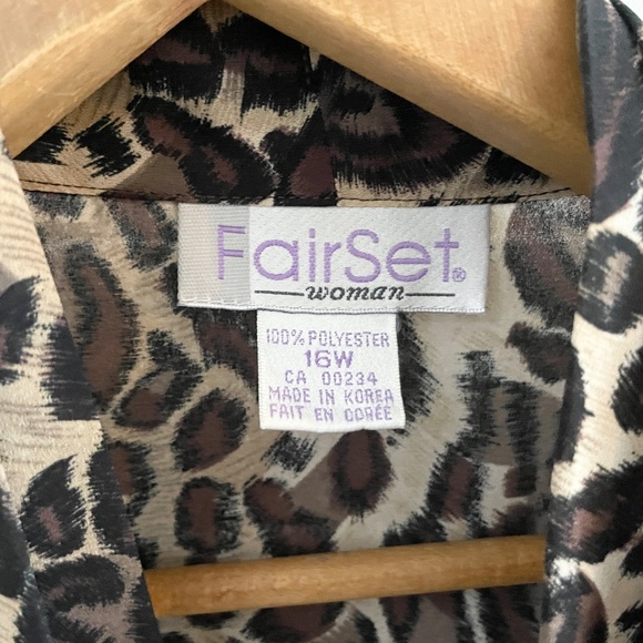 Insane Vintage Animal print blouse Double breasted Mobwife Earthy tones 16W - Picture 2 of 9